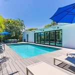 Heated Pool Modern 5 Bedrooms House 10 Minutes To The Ocean