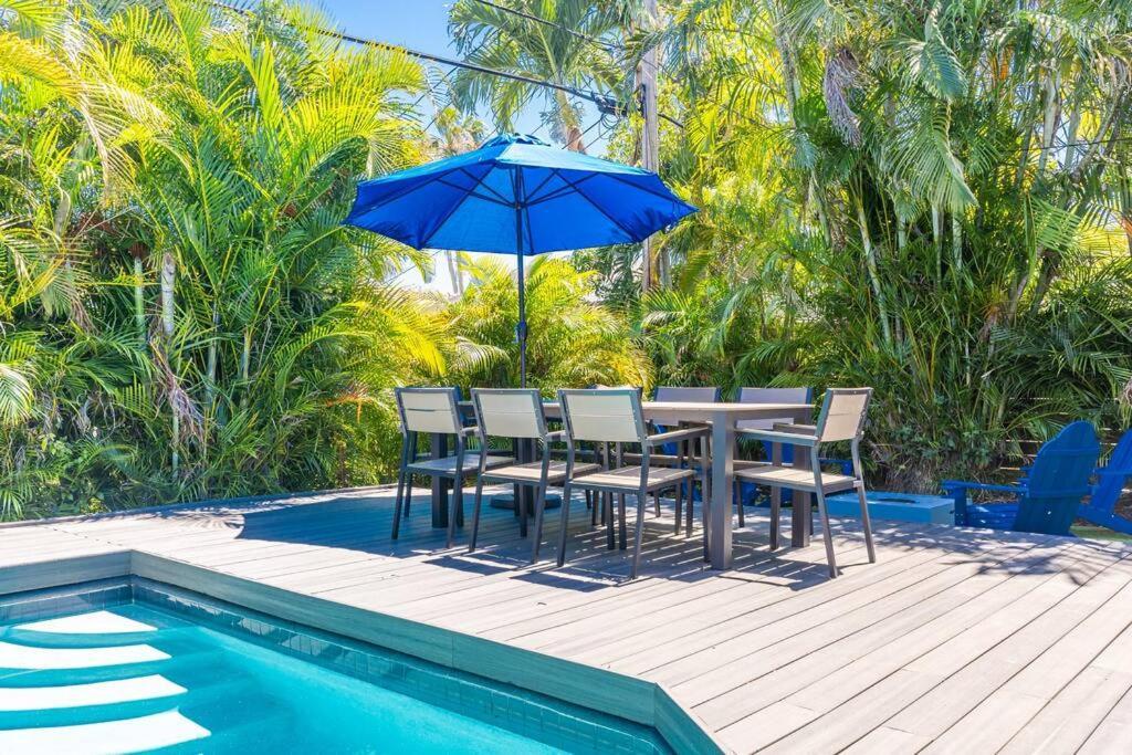 Heated Pool Modern 5 Bedrooms House 10 Minutes To The Ocean Casa de férias
