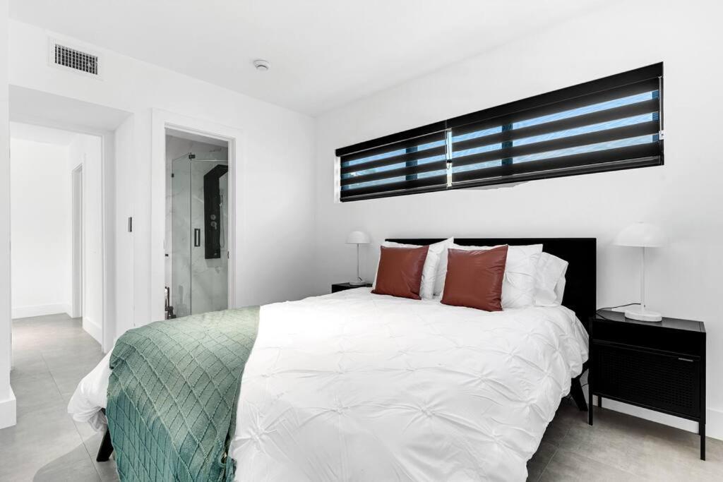 Heated Pool Modern 5 Bedrooms House 10 Minutes To The Ocean Casa de férias *