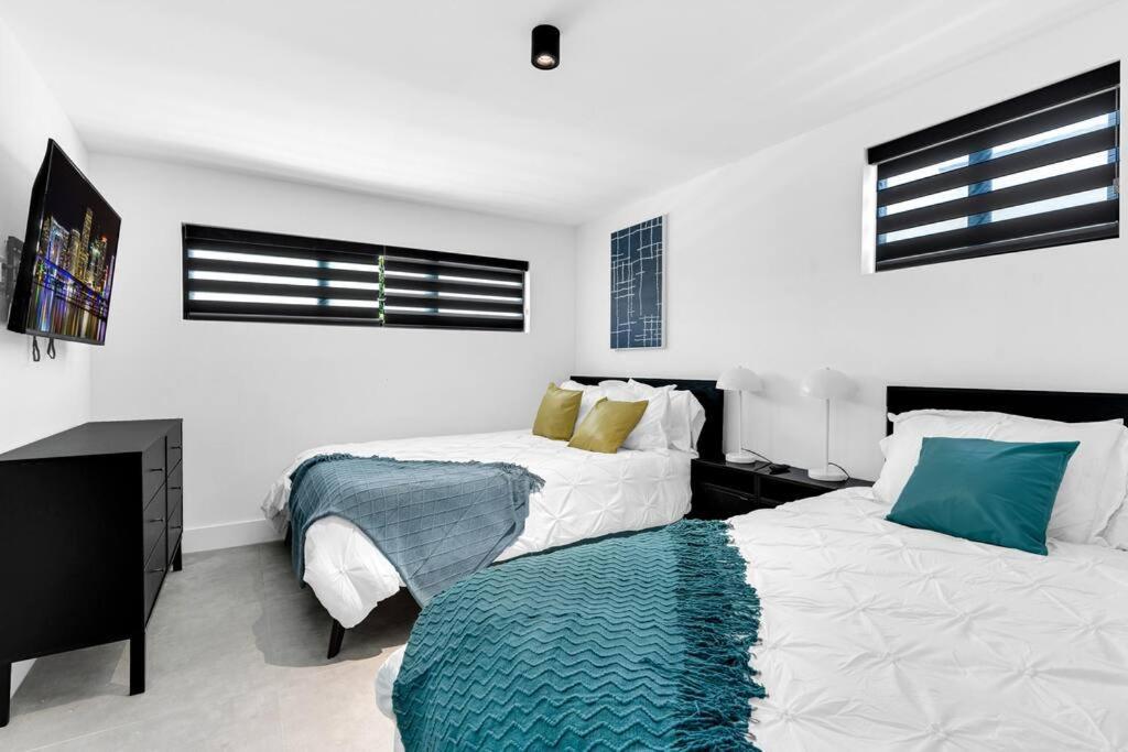 Heated Pool Modern 5 Bedrooms House 10 Minutes To The Ocean Casa de férias